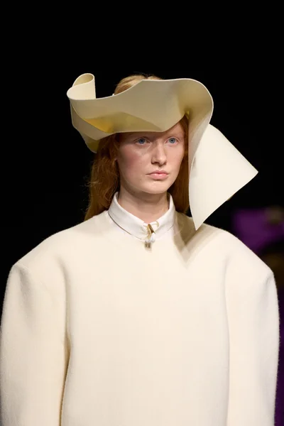 Look 75